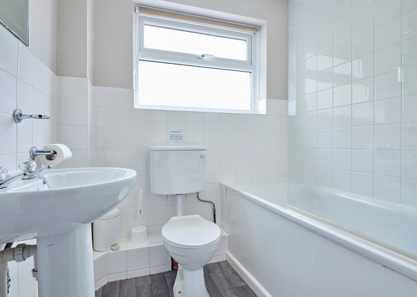Shoreline Apartment Plus 1 (Pets welcome) - Golden Coast Holiday Park, Woolacombe