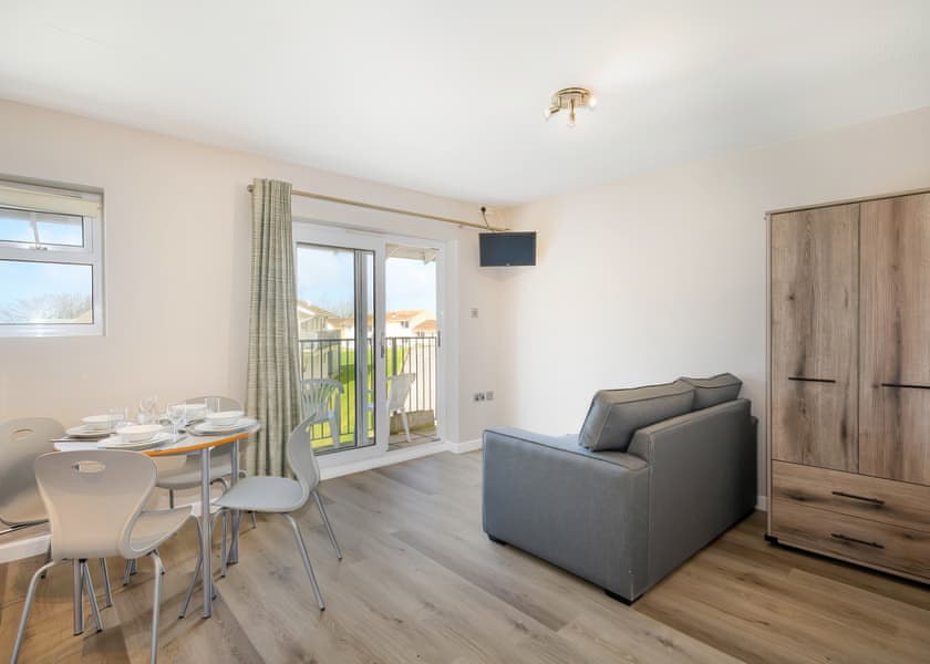 Shoreline Apartment 1 - Golden Coast Holiday Park, Woolacombe