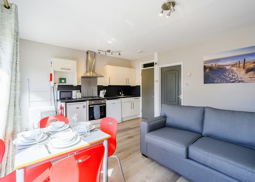 Shoreline Apartment 1 - Golden Coast Holiday Park, Woolacombe