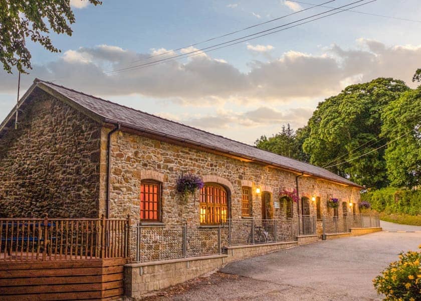 Pembrokeshire Cottage - Grondre Holiday Park, Clunderwen, Nr Narberth
