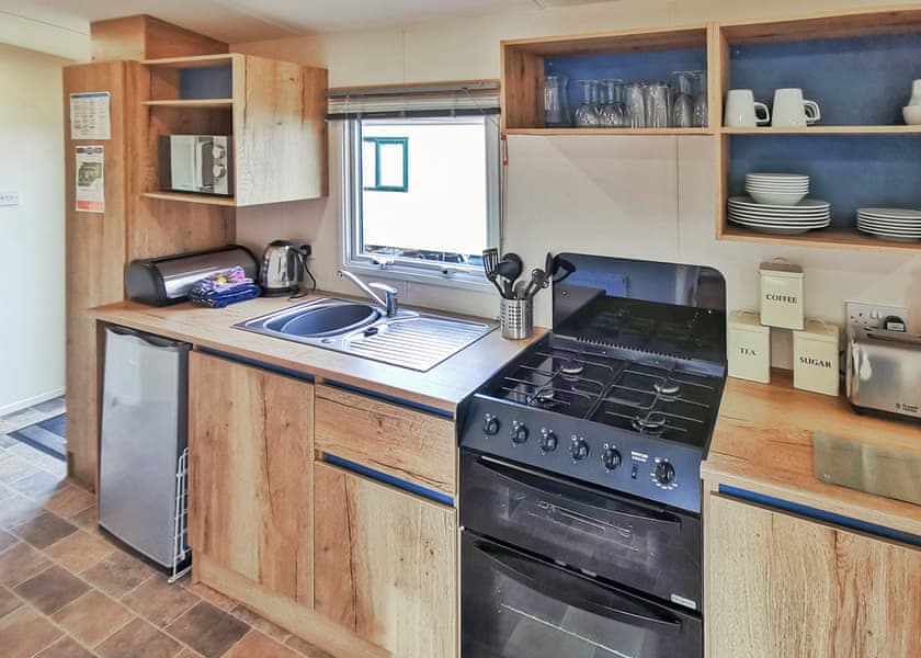 Gold Plus 3 Bed No Dogs Sleeps 6 - Grondre Holiday Park, Clunderwen, Nr Narberth