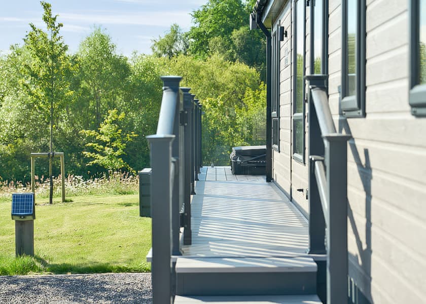Exclusive Lodge 2 Bed (Pet) HT - Green Hill Farm Holiday Village, Landford,  Nr Salisbury