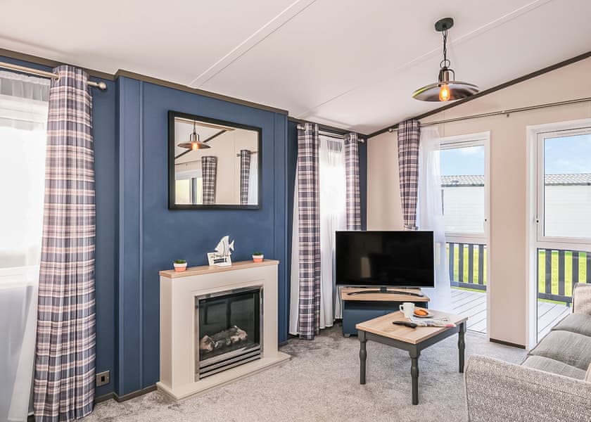 Exclusive Lodge 2 Bed (Pet) HT - Green Hill Farm Holiday Village, Landford,  Nr Salisbury