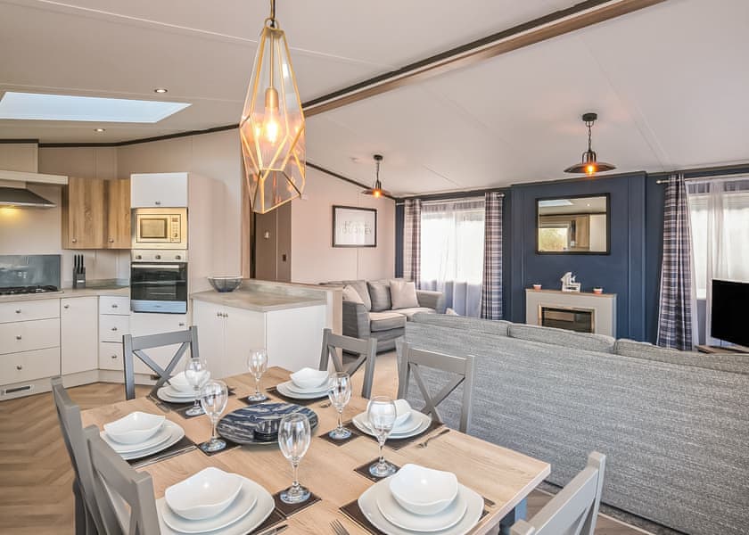 Exclusive Lodge 2 Bed (Pet) HT - Green Hill Farm Holiday Village, Landford,  Nr Salisbury