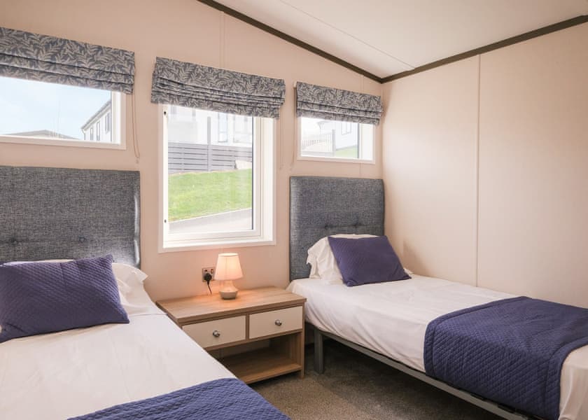 Exclusive Lodge 2 Bed (Pet) HT - Green Hill Farm Holiday Village, Landford,  Nr Salisbury