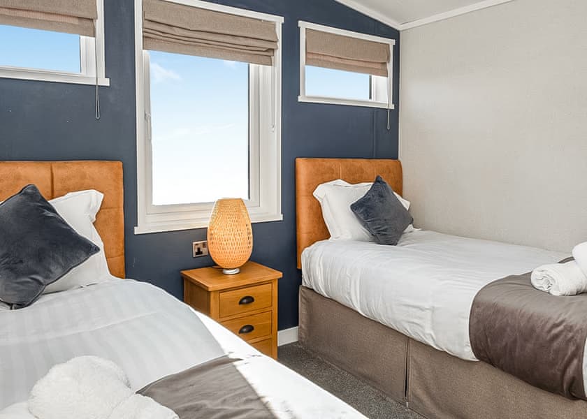 Exclusive Lodge 2 Bed (Pet) HT - Green Hill Farm Holiday Village, Landford,  Nr Salisbury