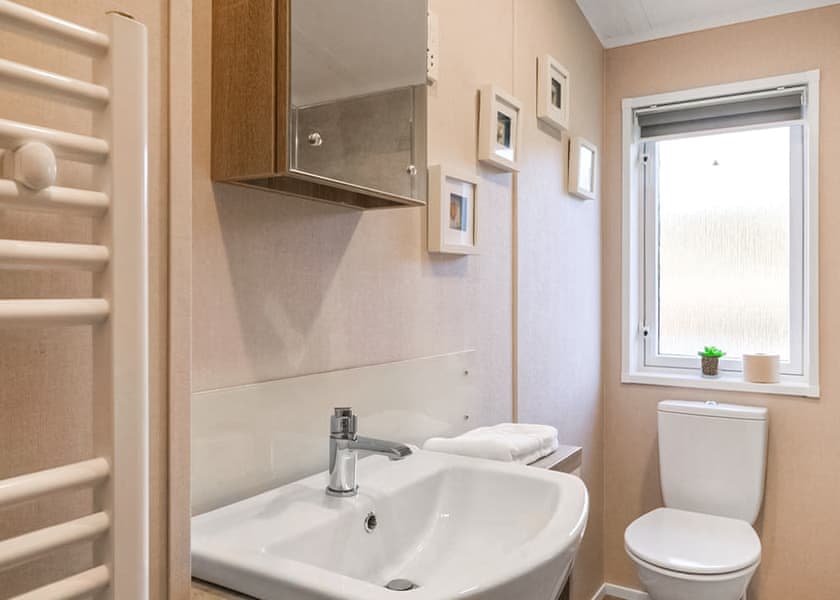 Exclusive Lodge 2 Bed (Pet) HT - Green Hill Farm Holiday Village, Landford,  Nr Salisbury