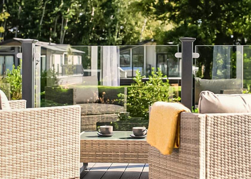 Exclusive Lodge 3 Bed (Pet) HT - Green Hill Farm Holiday Village, Landford, Nr Salisbury