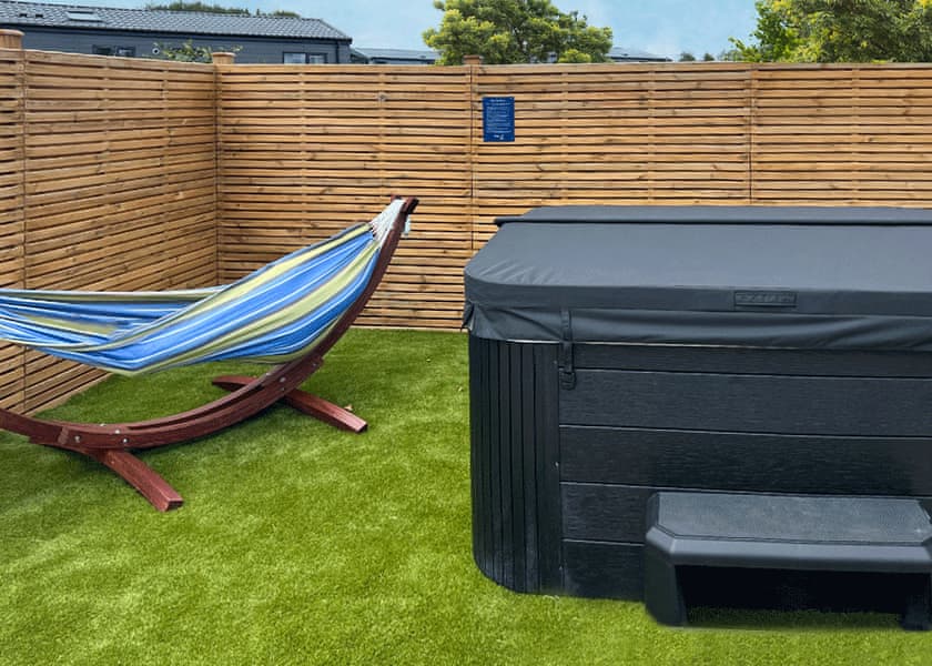Woodland Hideaway - Green Hill Farm Holiday Village, Landford,  Nr Salisbury