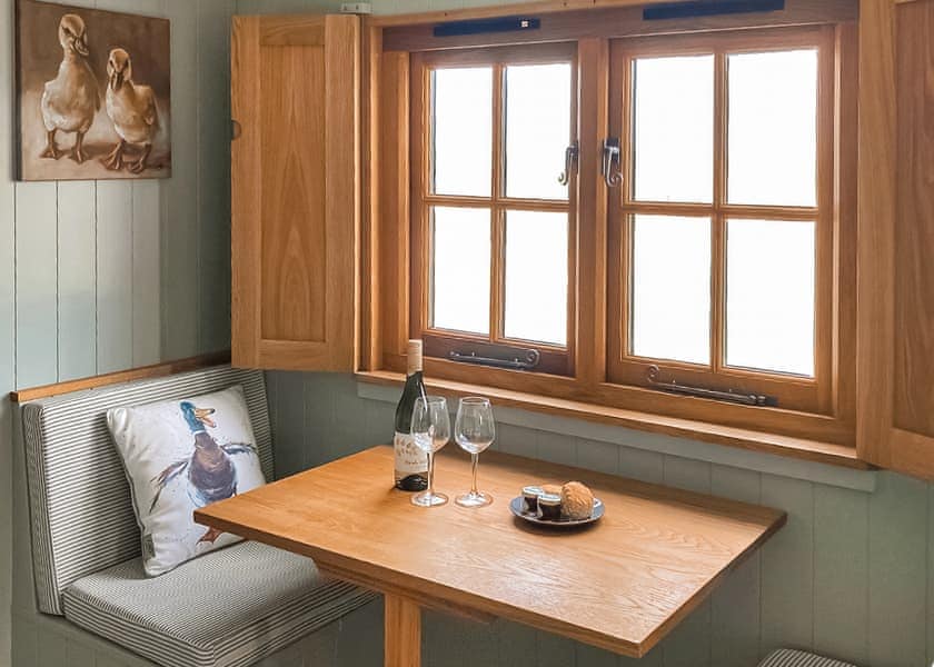 Woodland Hideaway - Green Hill Farm Holiday Village, Landford,  Nr Salisbury