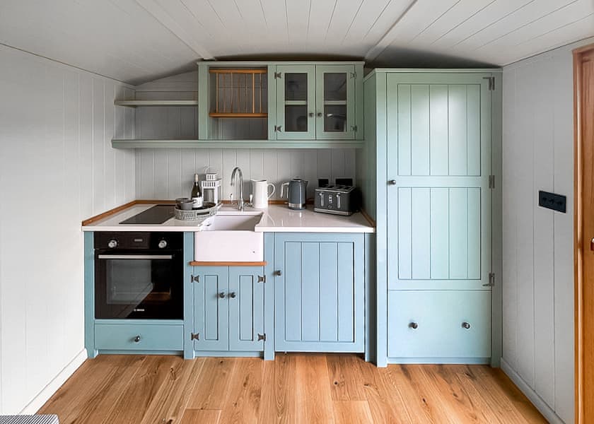 Woodland Hideaway - Green Hill Farm Holiday Village, Landford,  Nr Salisbury