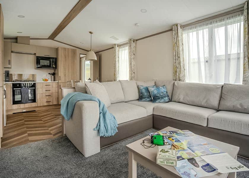 Luxury 2 Bed - Green Hill Farm Holiday Village, Landford, Nr Salisbury