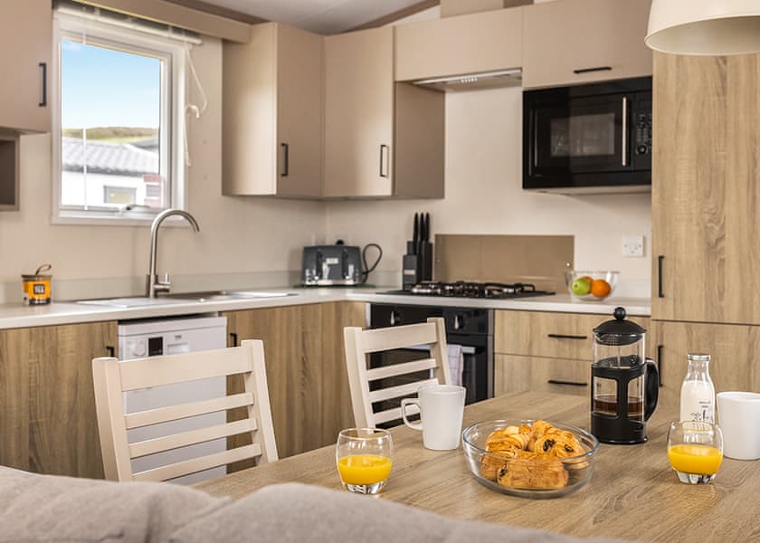 Luxury 2 Bed - Green Hill Farm Holiday Village, Landford,  Nr Salisbury