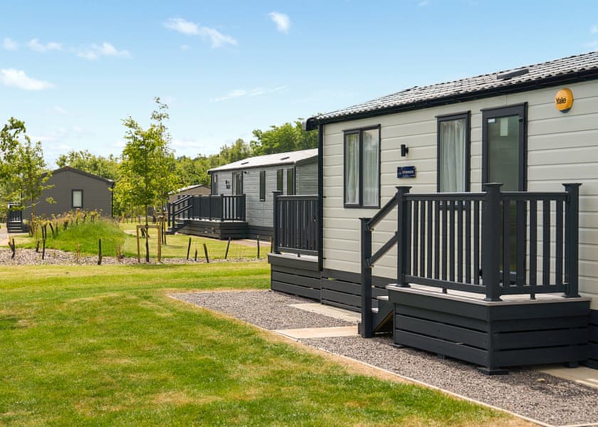 Luxury 2 Bed (Pet) - Green Hill Farm Holiday Village, Landford,  Nr Salisbury