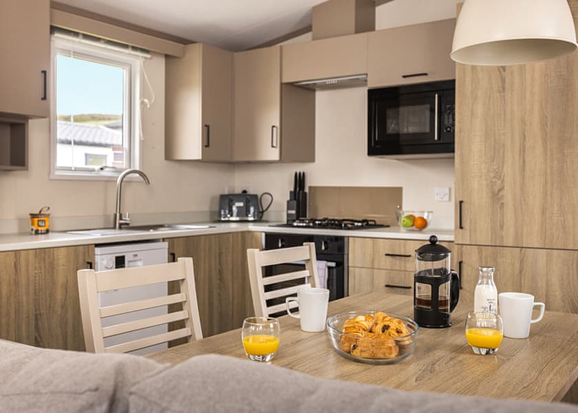 Luxury 2 Bed (Pet) - Green Hill Farm Holiday Village, Landford,  Nr Salisbury