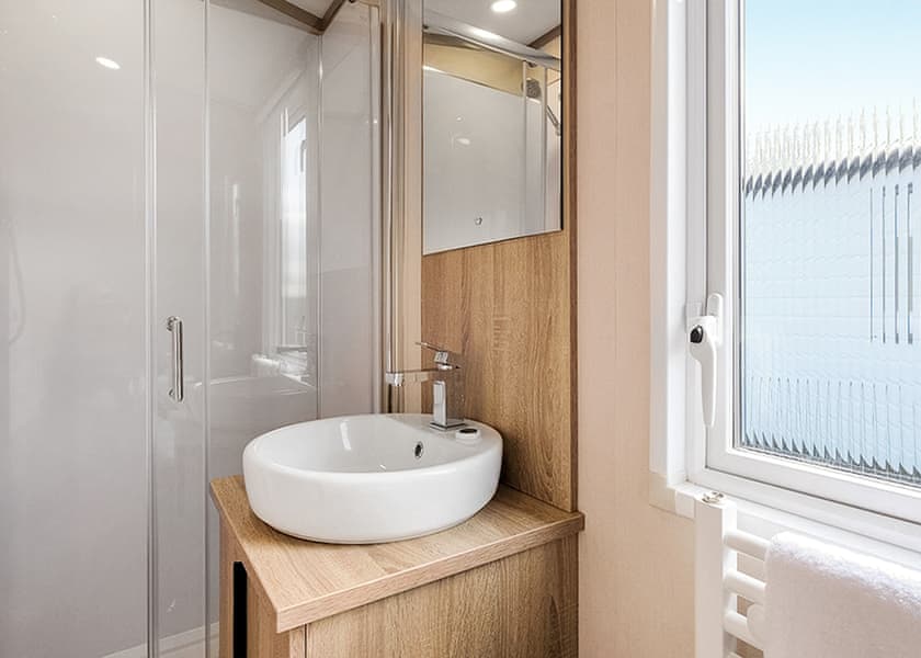 Luxury 2 Bed (Pet) - Green Hill Farm Holiday Village, Landford,  Nr Salisbury