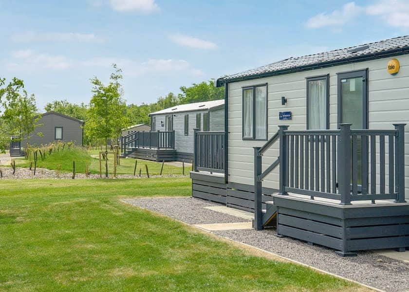 Luxury 3 Bed (Pet) - Green Hill Farm Holiday Village, Landford, Nr Salisbury