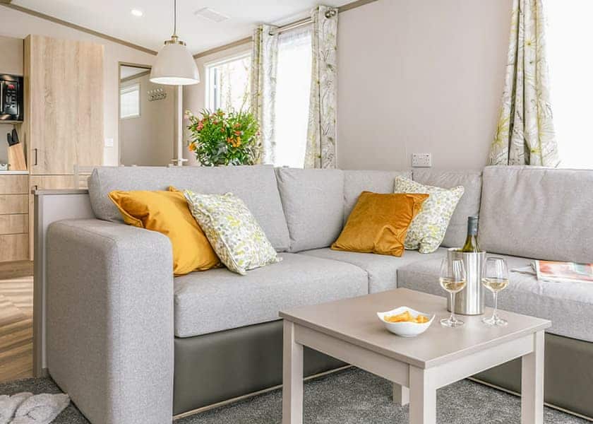 Luxury 3 Bed (Pet) - Green Hill Farm Holiday Village, Landford, Nr Salisbury