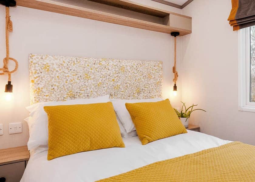 Luxury 3 Bed (Pet) - Green Hill Farm Holiday Village, Landford, Nr Salisbury