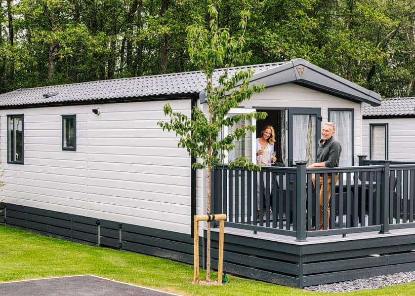 Premium 2 Bed (Pet) - Green Hill Farm Holiday Village, Landford, Nr Salisbury