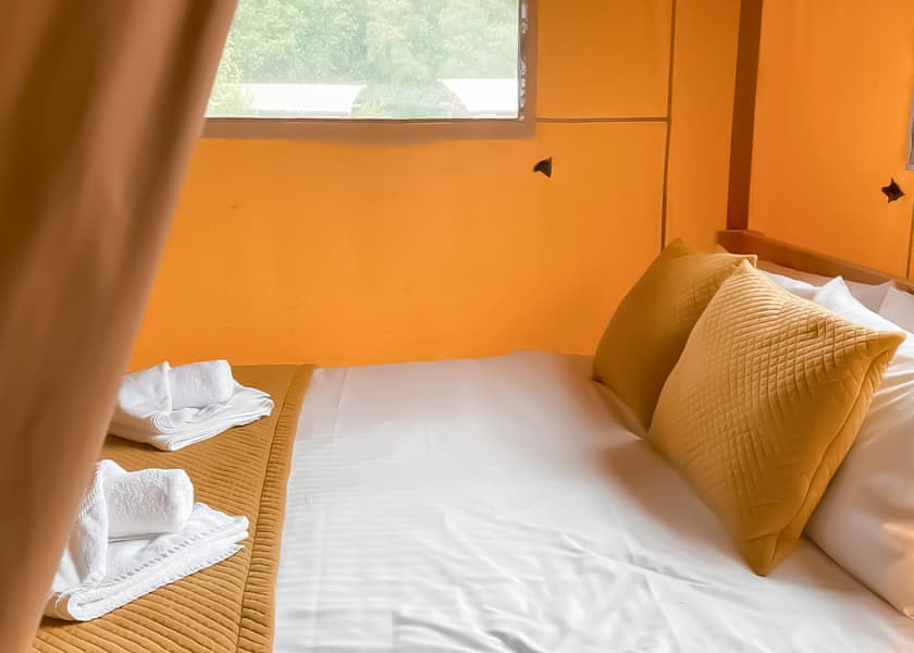 The Woody Safari Tent - Green Hill Farm Holiday Village, Landford,  Nr Salisbury
