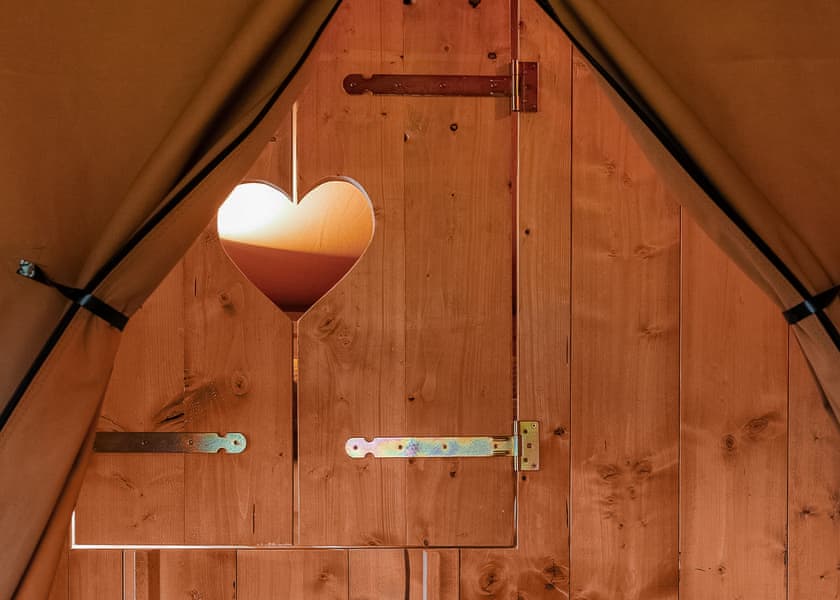 The Woody Safari Tent - Green Hill Farm Holiday Village, Landford,  Nr Salisbury