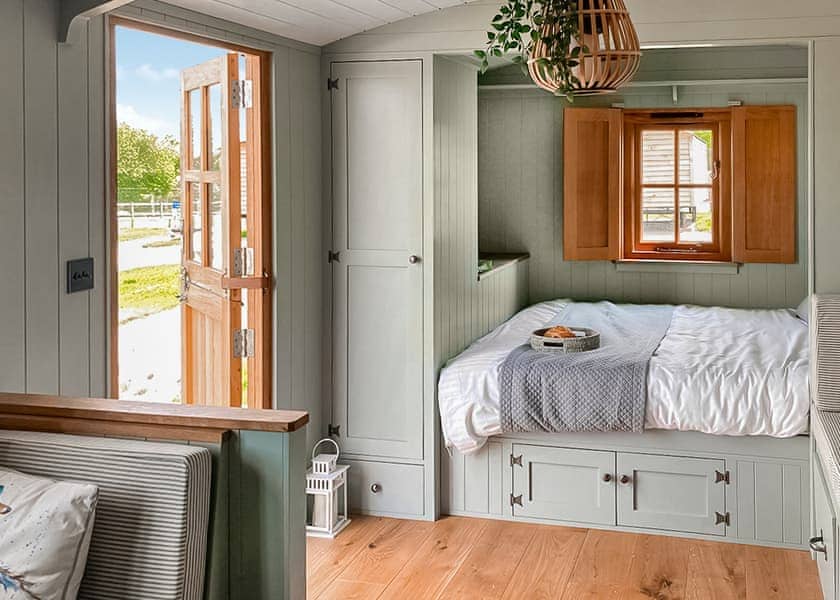 Forest Snug shepherds hut | Forest Snug - Green Hill Farm Holiday Village, Landford,  Nr Salisbury