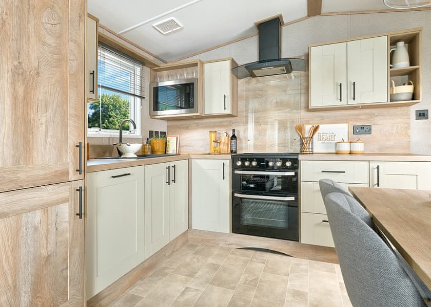 Premium 2 bed HT - Green Hill Farm Holiday Village, Landford, Nr Salisbury