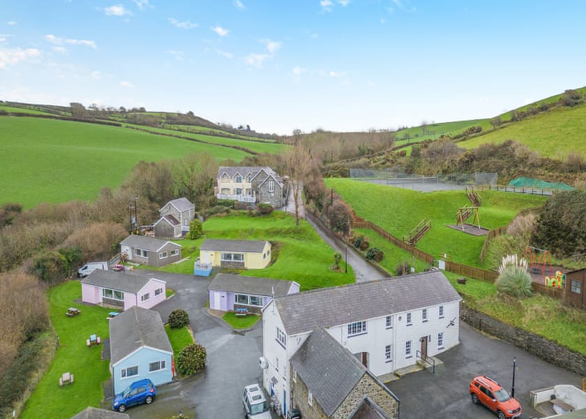 Gilfach Holiday Apartments, Gilfach-Yr-Halen