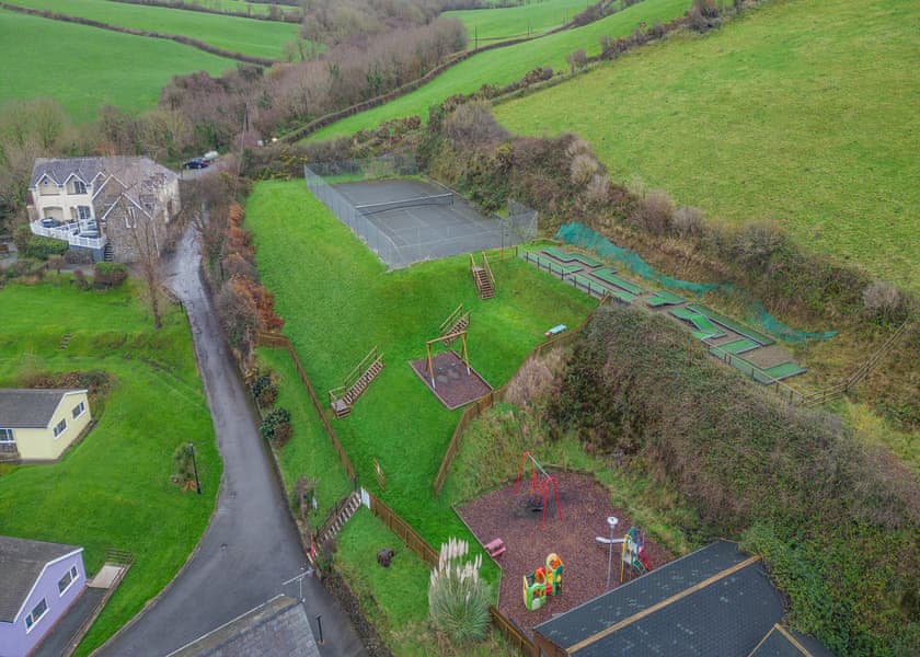 Gilfach Holiday Apartments, Gilfach-Yr-Halen