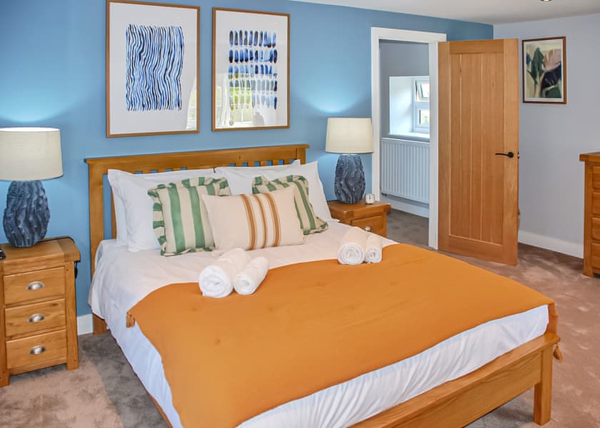 The Courtyard Apartment - Gilfach Holiday Apartments, Gilfach-Yr-Halen