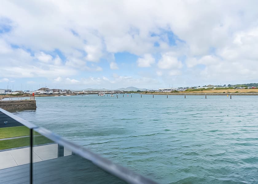 Lookout Lodge - Gimblet Rock, Gimblet Rock, Pwllheli