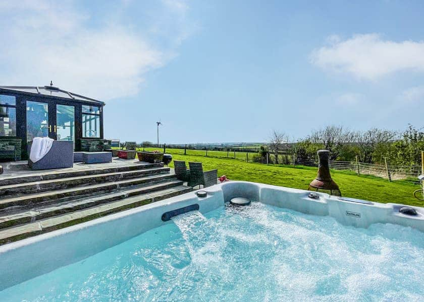 Glan Morfa Lodge Retreat, Llangafo