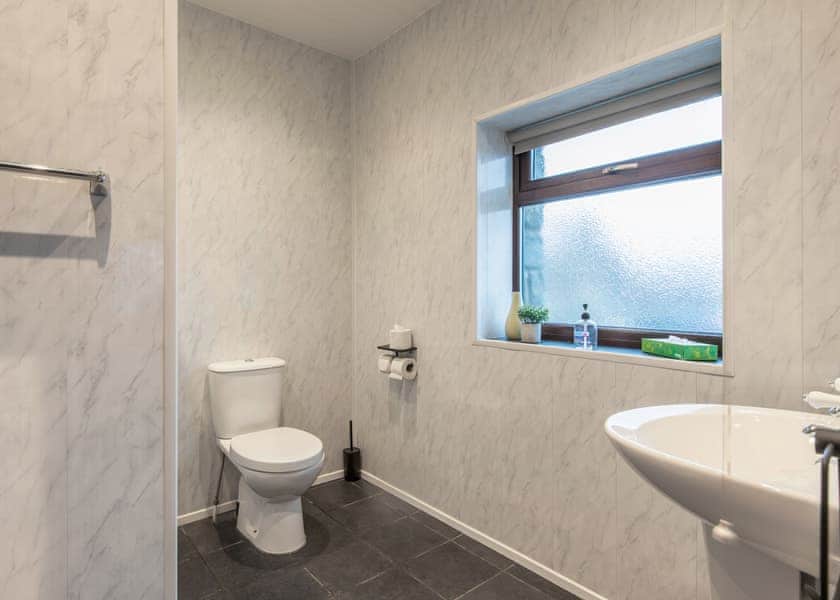 Blue Bird Cottage - Glan Morfa Lodge Retreat, Llangafo