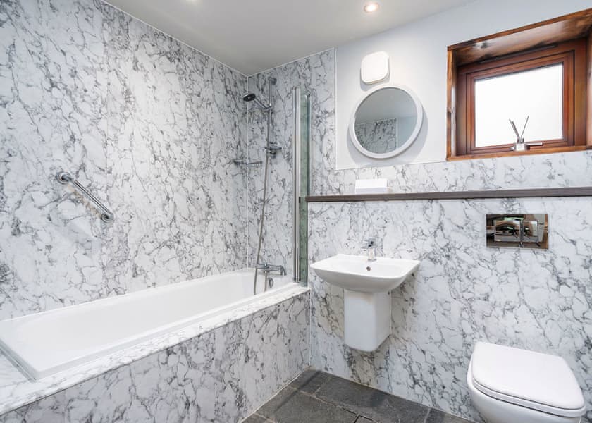 White Willow 2 Bed Pet - Glentress Forest, Peebles