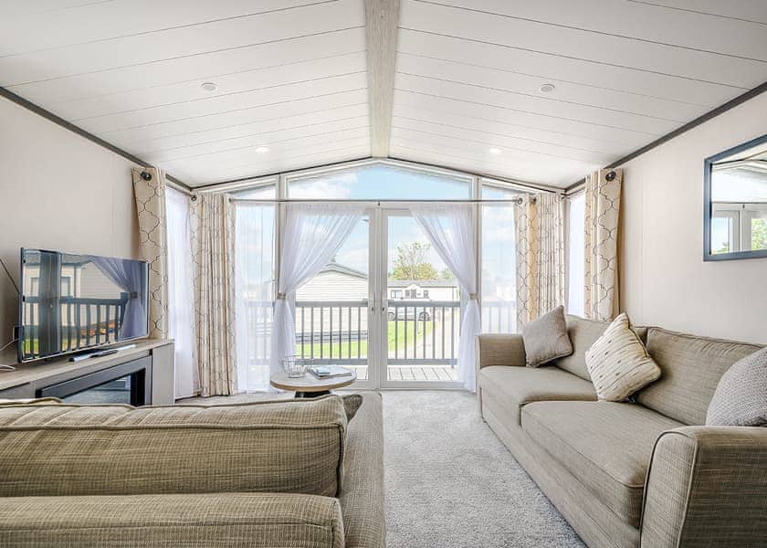 Lakewood Court (Pet) - Green Meadows Country Park, Blackford