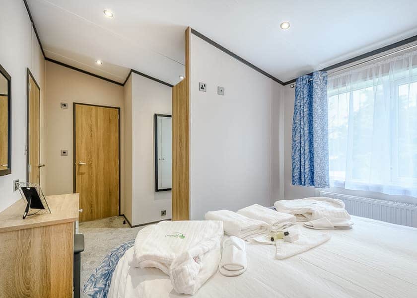 Lakeview Executive Pet - Green Meadows Country Park, Blackford