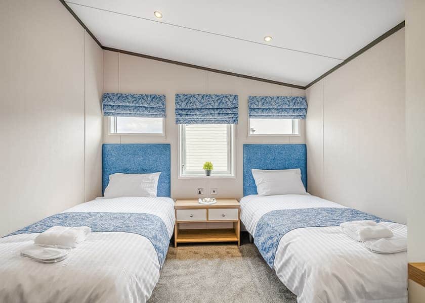 Lakeview Executive Pet - Green Meadows Country Park, Blackford