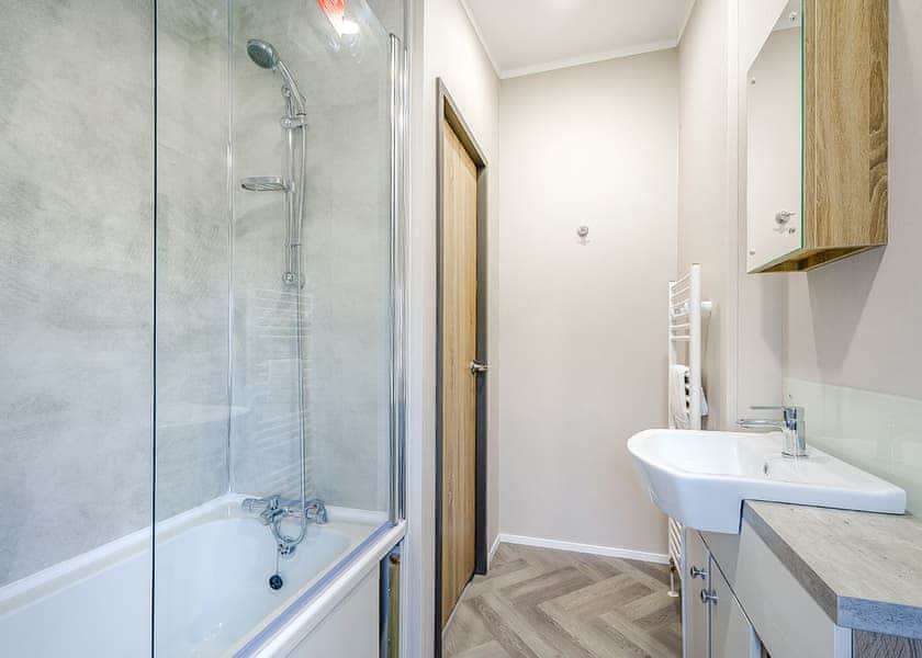 Lakeview Executive Pet - Green Meadows Country Park, Blackford