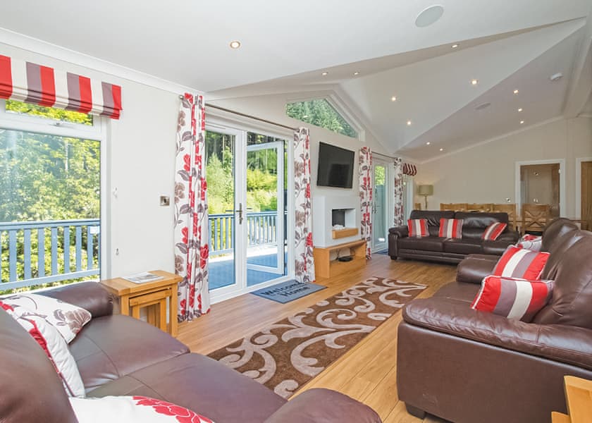 Platinum Albatross Spa Lodge