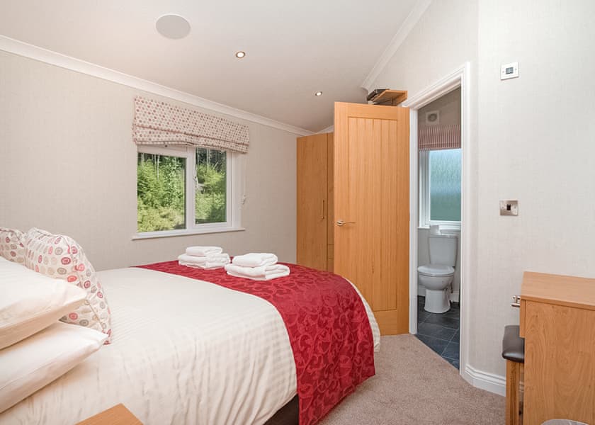 Platinum Albatross Spa Lodge