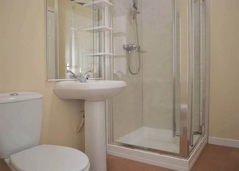 Drimsynie Apartment Hot Tub (Pet) - Drimsynie Holiday Village, Lochgoilhead, on the Drimsynie Estate, Argyll