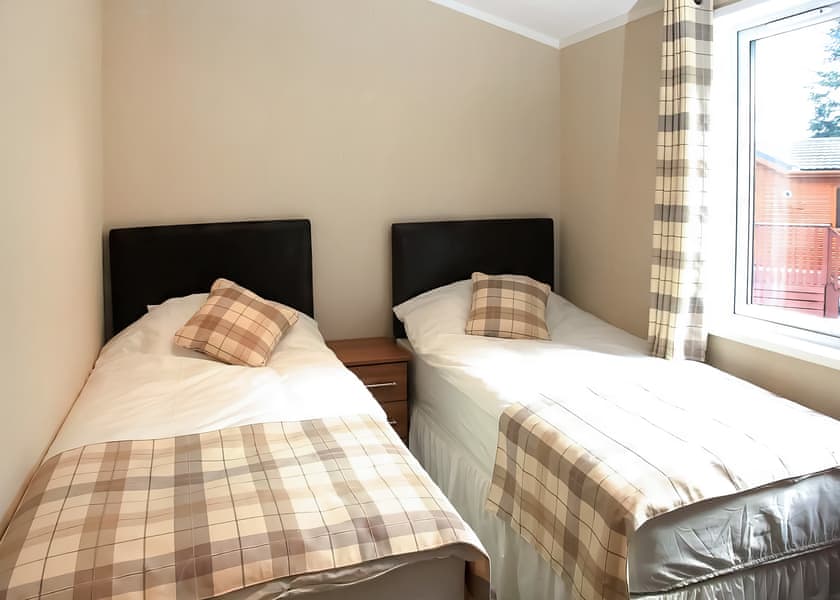 Luxury Lodge 3 Bed Hot Tub - Drimsynie Holiday Village, Lochgoilhead, on the Drimsynie Estate, Argyll