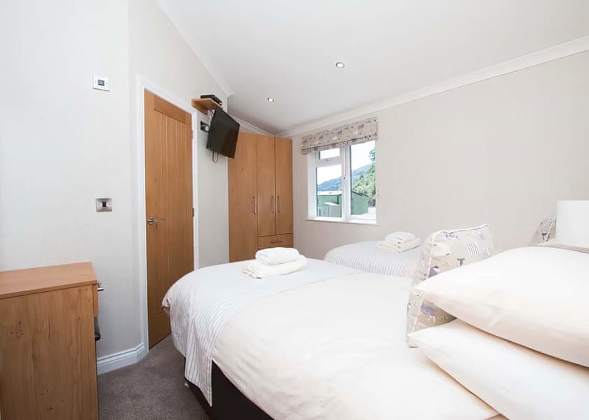 Luxury Lodge 5 Bed Hot Tub - Drimsynie Holiday Village, Lochgoilhead, on the Drimsynie Estate, Argyll