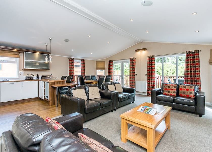 Luxury 4 bed Hot Tub Lodge (Pet) - Drimsynie Holiday Village, Lochgoilhead, on the Drimsynie Estate, Argyll