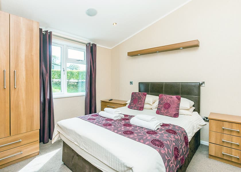 Luxury 4 bed Hot Tub Lodge (Pet) - Drimsynie Holiday Village, Lochgoilhead, on the Drimsynie Estate, Argyll