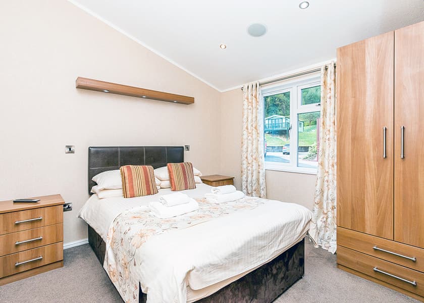 Luxury 4 bed Hot Tub Lodge (Pet) - Drimsynie Holiday Village, Lochgoilhead, on the Drimsynie Estate, Argyll
