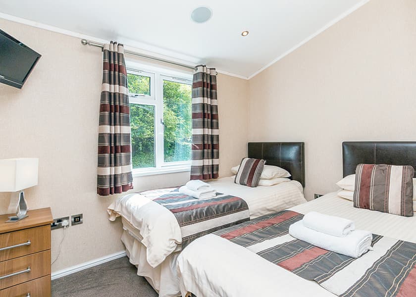 Luxury 4 bed Hot Tub Lodge (Pet) - Drimsynie Holiday Village, Lochgoilhead, on the Drimsynie Estate, Argyll