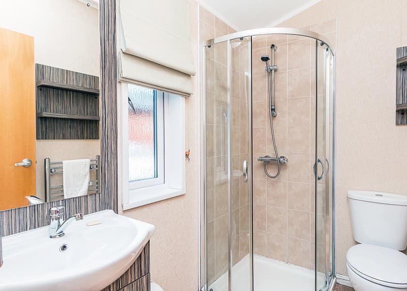Luxury 4 bed Hot Tub Lodge (Pet) - Drimsynie Holiday Village, Lochgoilhead, on the Drimsynie Estate, Argyll