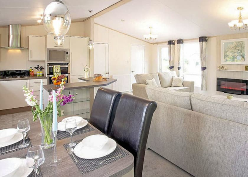 6 Berth Luxury Lodge with Hot Tub Pet - Golden Sands Holiday Park Rhyl, Kinmel Bay, Rhyl